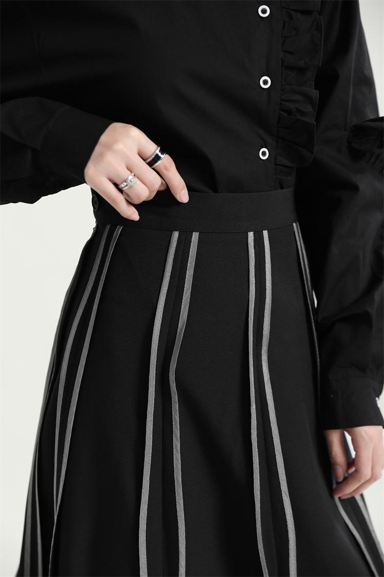 Pleated skirt